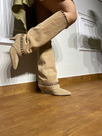Stivale Ovye in camoscio beige
