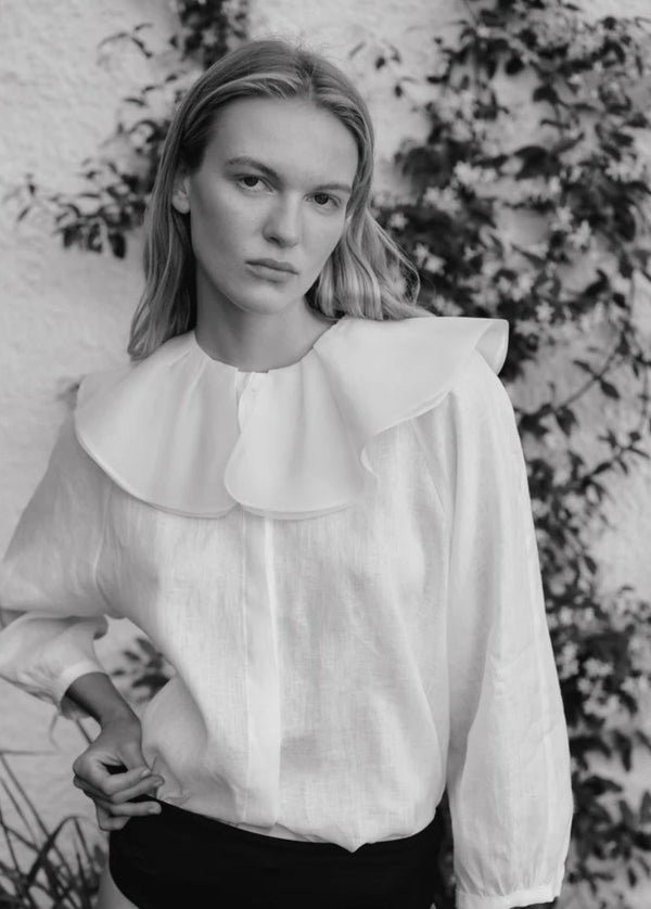 Camicia in lino con collo maxi in organza