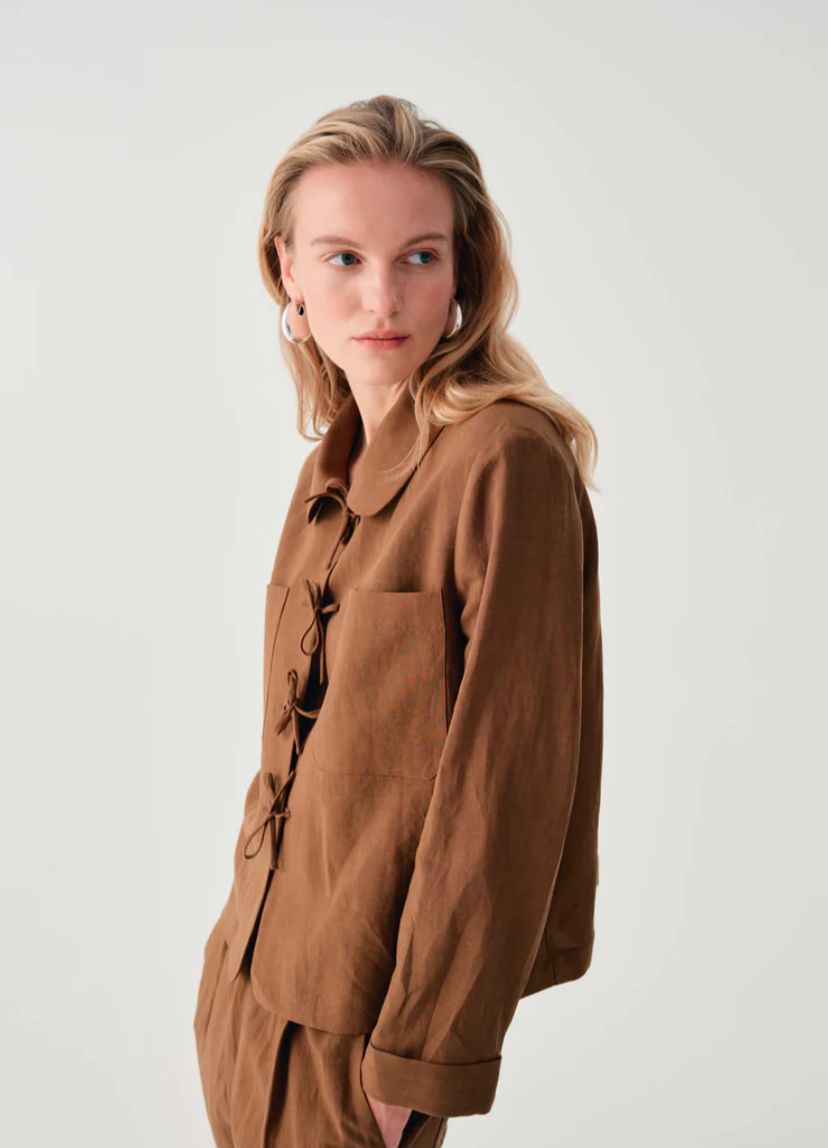 Giacca Beatrice B. corta in misto lino con fiocchi
