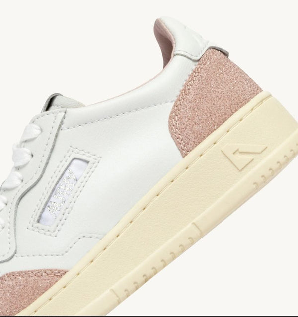Autry Sneakers Medalist Low in pelle bianca e stars memory