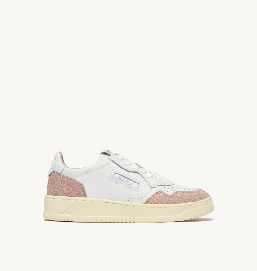 Autry Sneakers Medalist Low in pelle bianca e stars memory