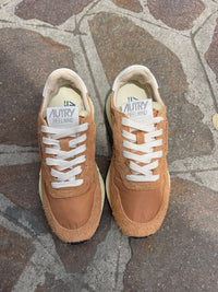 Autry Sneakers Reelwind low won colore brnsug